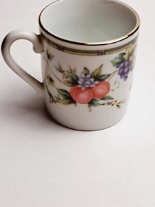Vintage ANDREA by SADEK Demitasse Espressotasse Obst MIT GOLDRAND - Bild 1 von 8