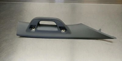 Chevrolet Silverado 1500 2020-2022 OEM interior derecho mango de pilar A 84588377 Foto 1 de 4