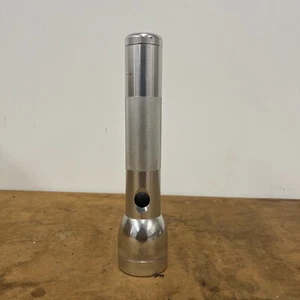 Linterna antorcha batería MAG-LITE D cromada vintage funciona - Imagen 1 de 1