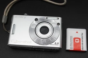 Cámara digital Sony Cybershot DSC-W30 6,0 MP plateada probada - Imagen 1 de 5