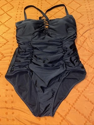 Torrid Swimsuit One Piece Ruched Black Women's size 2 2X Sexy Adjustable Strap — 第 1/4 张图片