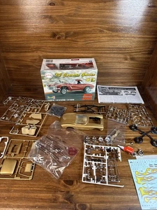 REVELL '62 Corvette Gasser Modellbausatz Maßstab 1:25 Motor Sport angefangen - Bild 1 von 5