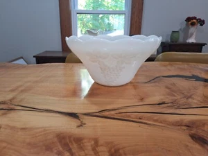 Vintage Milk Glass Bowl Embossed Grape Cluster Decoration Scalloped pl - Picture 1 of 5