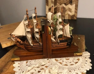 Vintage Paar (2) Buchstützen 4 Mast Segelschiff Boot vorne + hinten Hälften Holz - Bild 1 von 14