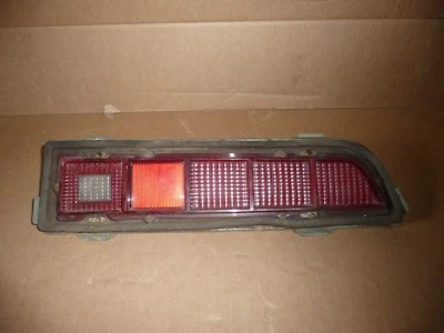 Conjunto de lámpara trasera derecha Ford Torino Fairlane 1970 1971 Foto 1 de 4