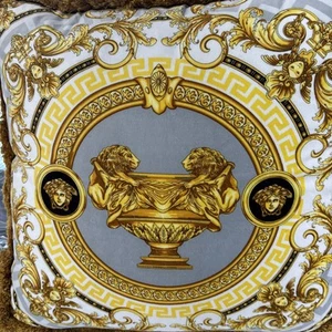 Versace Le Vaso Cuscino Decorativo in Seta Barocco, 17,5” X 17,5” - Foto 1 di 3