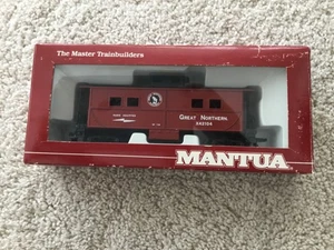 Mantua HO Scale Great Northern Caboose - Picture 1 of 10