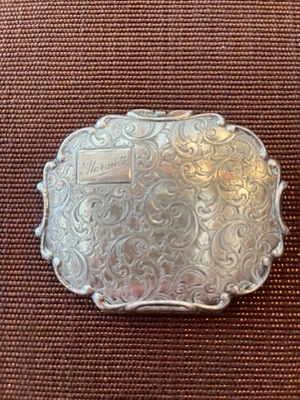 Ancien poudrier de sac en métal argenté - Photo 1/4