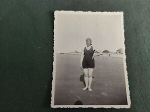 antique photography - pin-up at the beach 16 -7-23