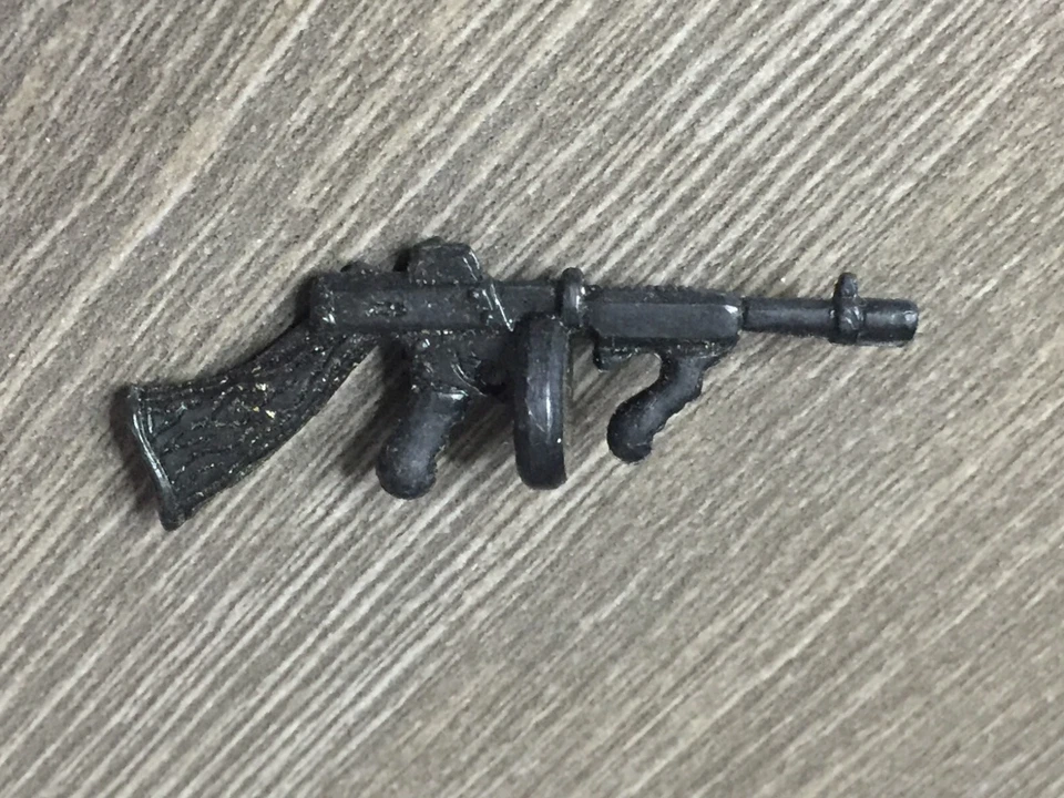 1990 Dick Tracy Tommy Gun (Picazón, Roedor, Hombros) Accesorio Playmates  Foto 1 de 1