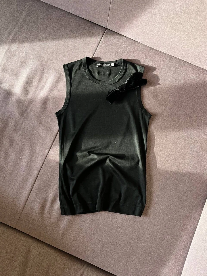 Camiseta sin mangas Dolce Gabbana con lazo de terciopelo para mujer Y2K talla S Foto 1 de 4