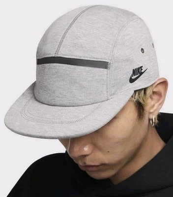 Gorra Nike Fly Unstructured Tech Fleece Bill gris jaspeado talla M/L HJ3504 063 Foto 1 de 3