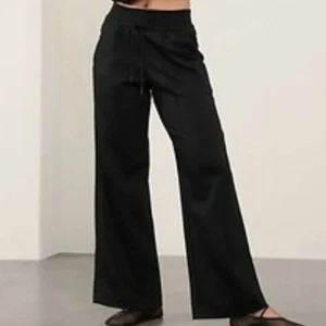 Athleta Allure High Rise Wide Leg Black Pant size small - Bild 1 von 7