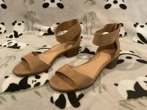 SM New York Women’s Sandals Size 7.5 Tan - Picture 1 of 7