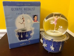 Globo de nieve musical Hallmark Kristi Yamaguchi 2002 edición limitada Juegos Olímpicos - Imagen 1 de 11