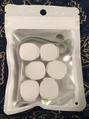 Clips organizadores de cable de alimentación (6) con respaldo adhesivo y 2 cables de silicona NUEVO Foto 1 de 3