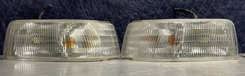1992-2002 Cadillac El Dorado Driver LH & Passenger RH Turn Signal Assembly Pair Foto 1 de 4