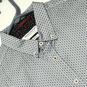 Jeanshemd & Blumen weiß und blau Gr. M top - Bild 1 von 7
