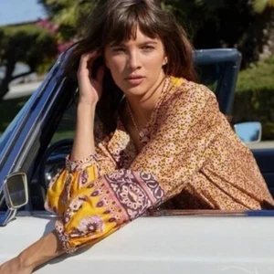 XiRENA Mystic Sun Huntley Top Bogo Yellow Multi Size Medium - Picture 1 of 6