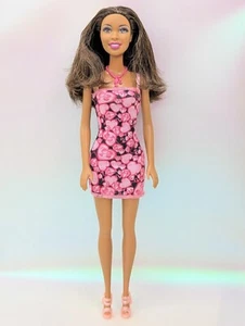 Barbie Pink-Tastic African-American Barbie Doll Valentines Heart Diamond Dress - Bild 1 von 8