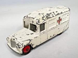 Dinky Toys Meccano #253 1960 Daimler Ambulance with Windows - Picture 1 of 8