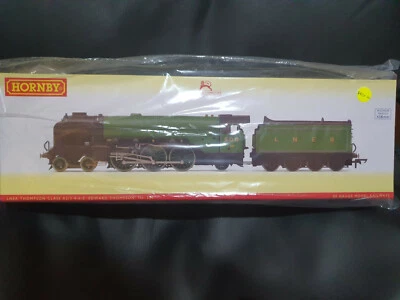 Hornby R3832 LNER Thompson Class A2/3 4-6-2 Edward Thompson No.500 OO gauge  - Image 1 of 2