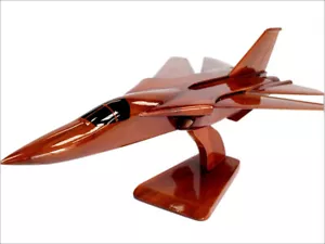 Modelo de escritorio de madera natural premium artesanal escala 1/50 F-111 Aardvark - Imagen 1 de 4