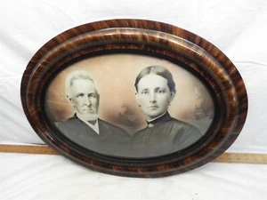 Antique Wood Grain Painted Oval Dome Bubble Portrait Couple Picture Frame Wooden - Picture 1 of 8