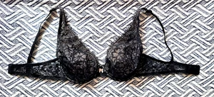 ESPRIT Spitzen Bügel- BH Gr. 80C schwarz, hell unterlegt, Blumen, sehr schön - Bild 1 von 7