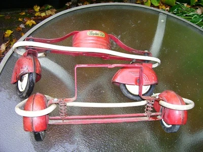 CONJUNTOS COMPLETOS DE EJE DELANTERO Y TRASERO TAYLOR TOT CON GUARDABARROS Y NEUMÁTICOS Foto 1 de 4