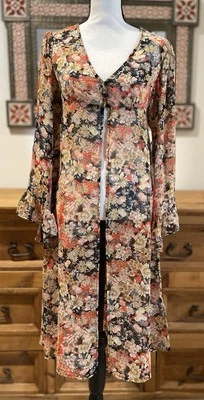 Plumero de Colección Forever 21 Negro/Rojo Floral Volantes Campana Slv Botón Atado Trasero Nuevo Talla S Foto 1 de 4