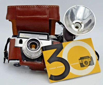 Kodak Signet 30 35mm Rangefinder Camera with Ektanar 44mm f/2.8 - Image 1 of 4