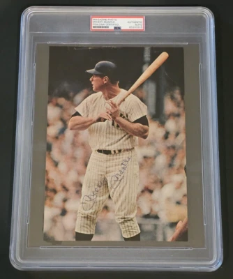 Foto de revista firmada por Mickey Mantle-HOF-NEW YORK YANKEES-PSA en losa Foto 1 de 4