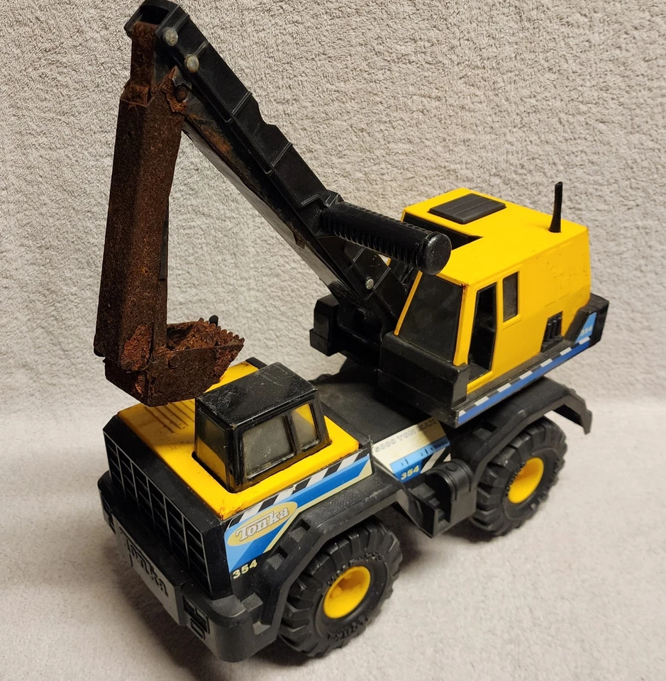 Tonka Hasbro Funrise Excavator 354 Diesel Bucket Truck XMB-975 Wheels 2013 READ - Image 1 of 4