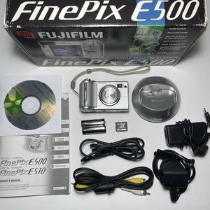 Cámara digital Fujifilm FinePix E500 4,1 MP probada en caja + base, batería, guía - Imagen 1 de 20