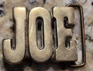 Hallo mein Name ist: ^ JOE ^ Blockbuchstaben Name 21/5" Gürtelschnalle massiv Messing 1970er - Bild 1 von 4