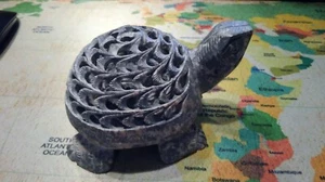 Double Carved Gorara Turtle - India Handcraft, SERRV - Bild 1 von 4