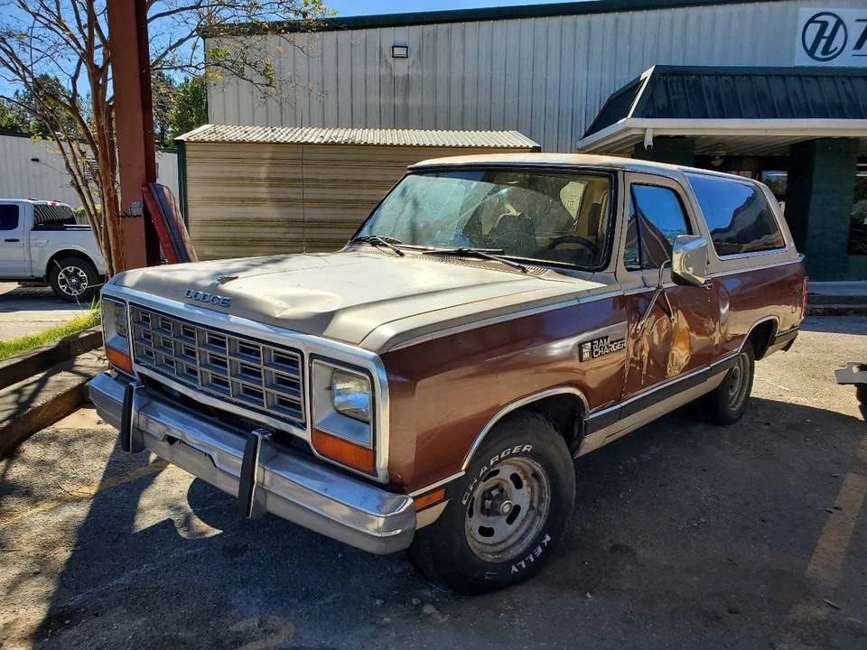 1984 Dodge Ramcharger OEM Wheel Rim 15x7 5 Slot Rallye Needs Paint - Image 1 of 4
