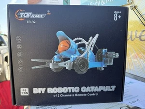 Top Race 2.4G Remote Control RC Robot Catapult | DIY 48 pcs -  - Picture 1 of 1