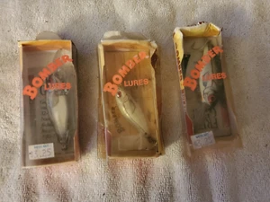 Bomber Crankbaits x 3 Model A 36AXS1 Smilin Minno 1/4 Oz & 35AX01 1/5Oz,36AXTS - Picture 1 of 9