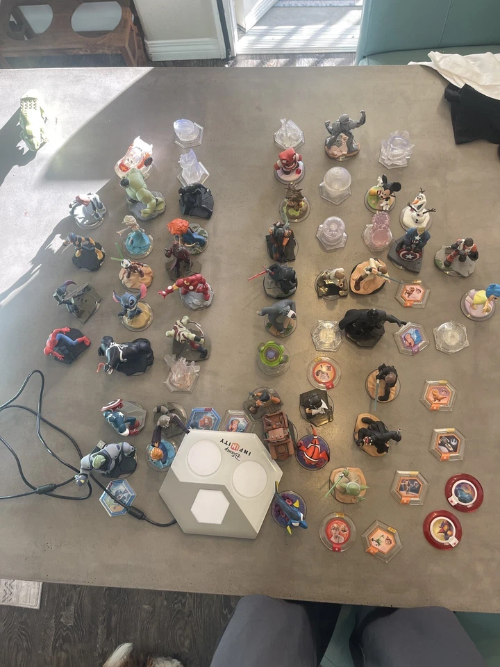 disney infinity figures lot - Image 1 of 1