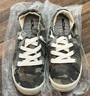 Soda Zig Women Causal Flat Heel Slip On Lace Up Look Sneaker Shoe   Camo Size 8