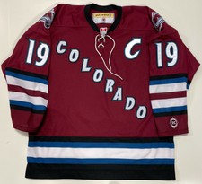 avalanche 3rd jersey