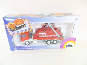 SIKU 2826 'MERCEDES-BENZ ABSETZKIPPER FEUERWEHR FIRE SKIP LORRY' 1:55. MIB/BOXED - Picture 1 of 7