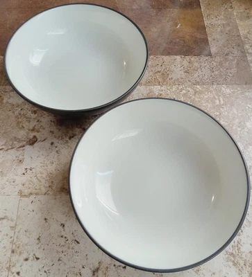 (2) NORITAKE 'Colorwave Graphite' 7" COUPE TIGELAS DE CEREAIS #8034 (Indo.): 2 cores - Imagem 1 de 4