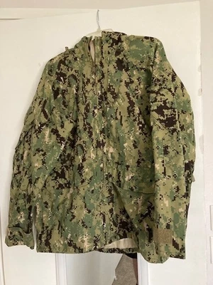 US NAVY  GORETEX PARKA - NWU TYPE III - AOR2 - SIZE MEDIUM REGULAR - Image 1 of 4