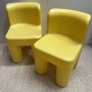 Lotto di 2 sedie vintage anni 90 Little Tikes plastica gialla misura bambino CHUNKY set - Foto 1 di 11