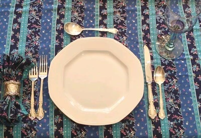 Set for 16, 132 Pieces of Sterling Silver By Easterling American Classic No Mono - Image 1 of 4