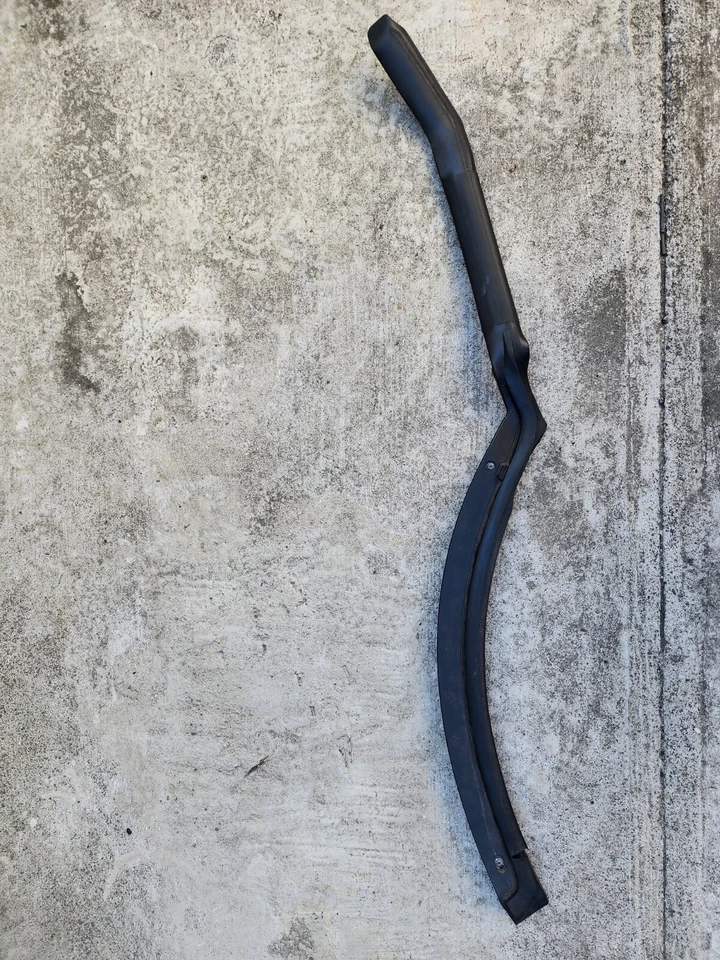 Sello de llenado de puerta trasera lado derecho OEM Acura MDX 2014 2016 2018 2020  Foto 1 de 1