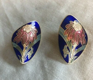 Vintage 80s Cloisonné Enamel Pierced Post Earrings Floral Chrysanthemum Flower - Picture 1 of 5
